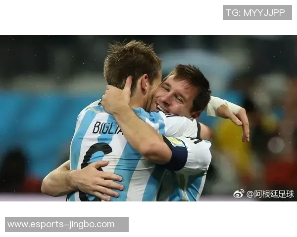 梅西血染赛场拼搏精神感动全场勇敢面对伤痛继续驰骋绿茵